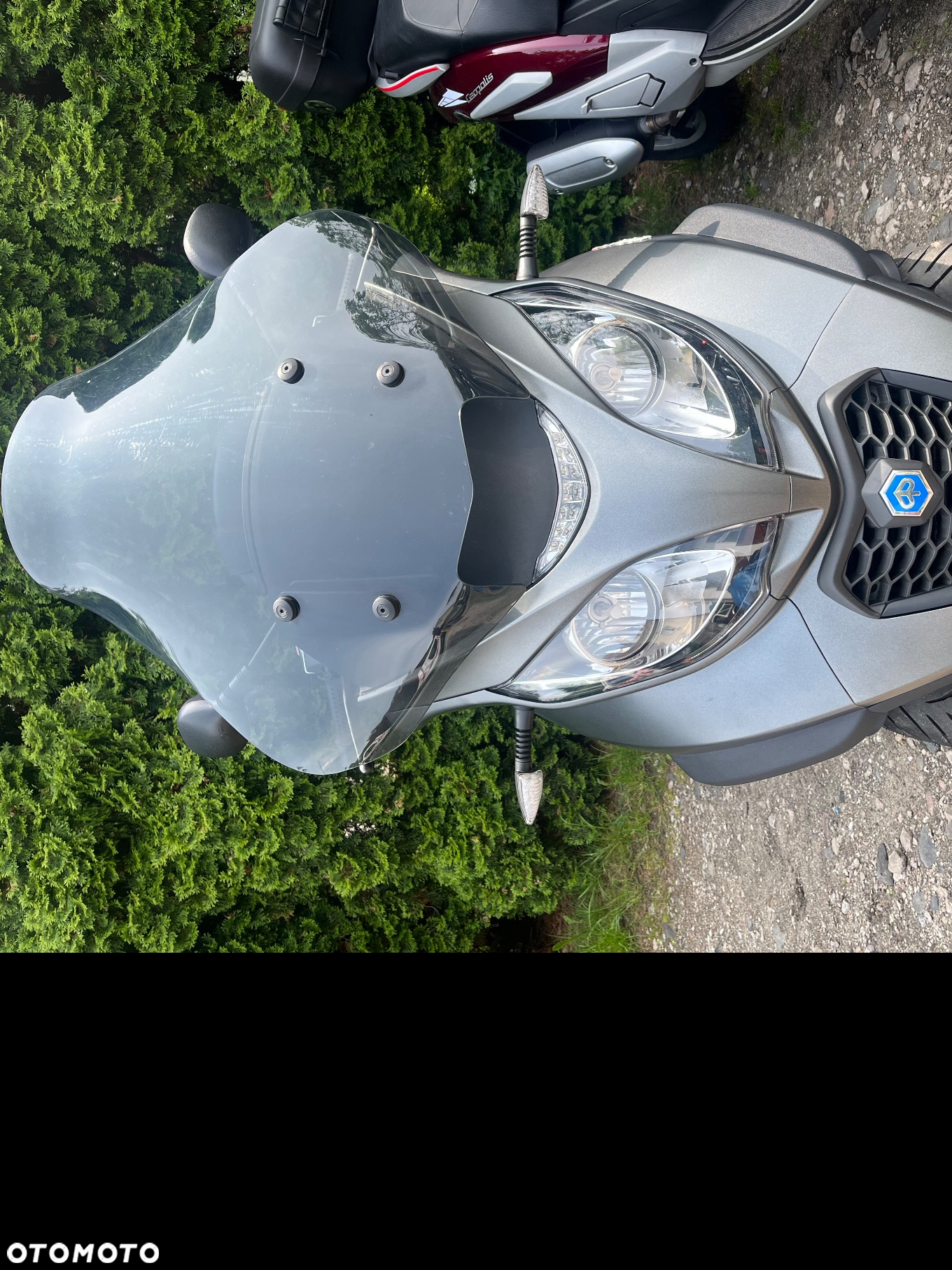 Piaggio MP-3 - 11