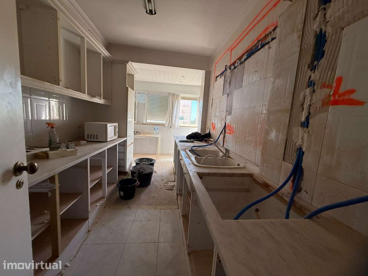 Arrendamento Apartamento T4 Totalmente Remodelado - Bairro Augusto de - Grande imagem: 4/25