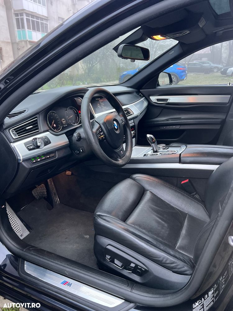 BMW Seria 7 740d xDrive - 14