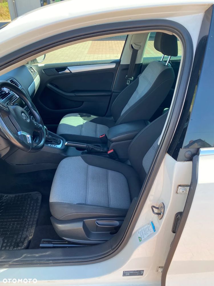 Volkswagen Jetta 1.4 TSI BMT Highline DSG - 12
