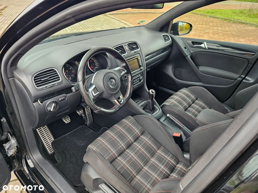 Volkswagen Golf 2.0 GTI - 9