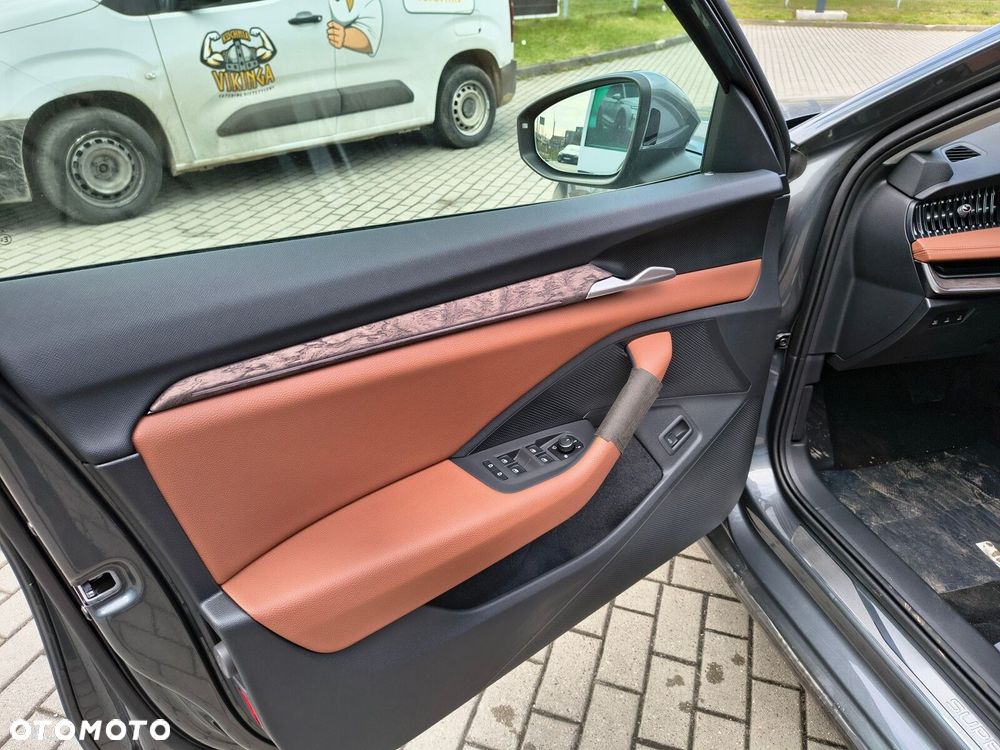 Skoda Superb 2.0 TDI SCR 4x4 L&K DSG - 17
