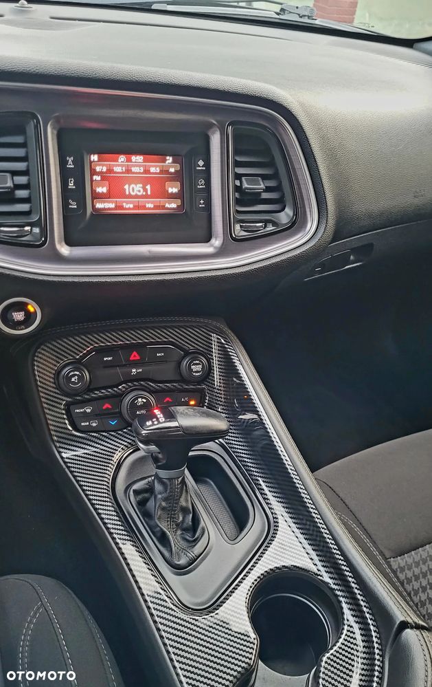 Dodge Challenger - 21
