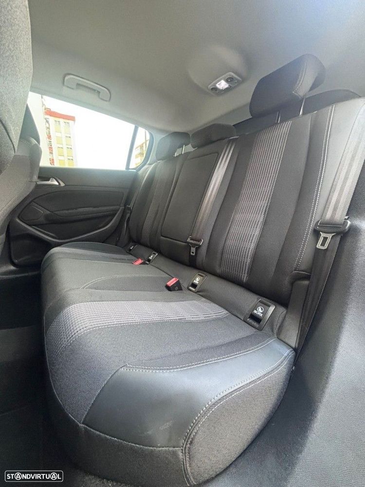 Peugeot 308 1.2 PureTech Allure - 7