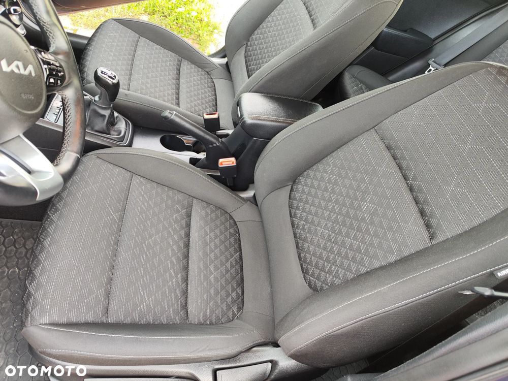 Kia Rio - 9