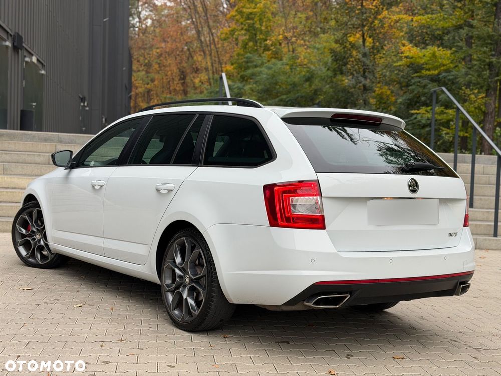 Skoda Octavia 2.0 TDI RS Challenge DSG - 35