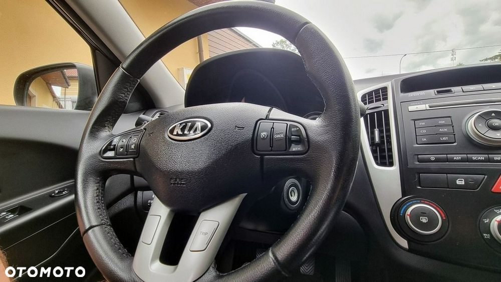 Kia Ceed - 14