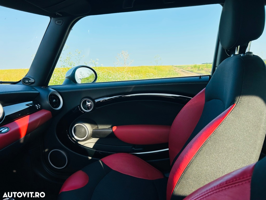 Mini John Cooper Works Coupe - 19