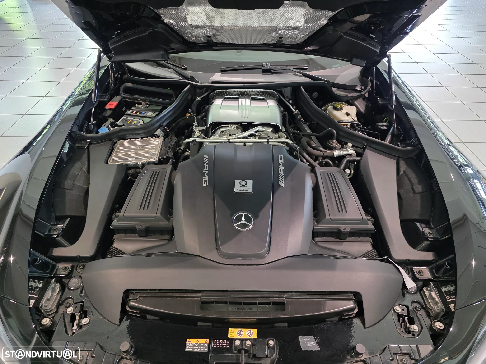 Mercedes-Benz AMG GT R - 7