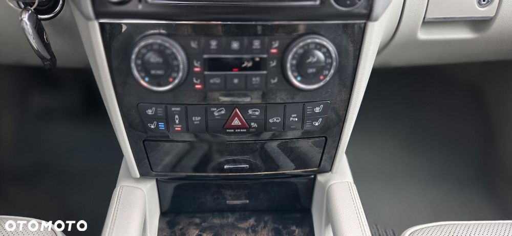 Mercedes-Benz ML 320 CDI 4Matic 7G-TRONIC DPF Edition 10 - 26
