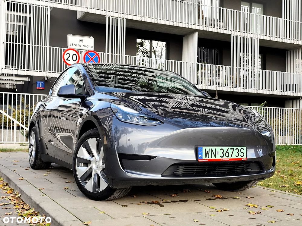 Tesla Y - 5