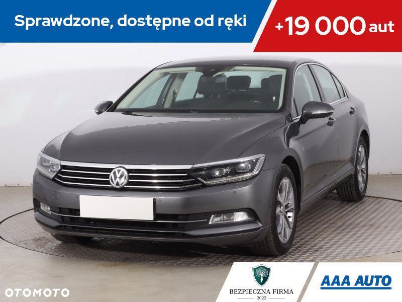 Volkswagen Passat - 2