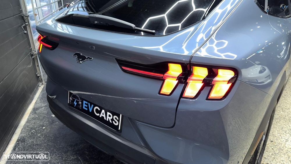 Ford Mustang Mach-E Standard - 4