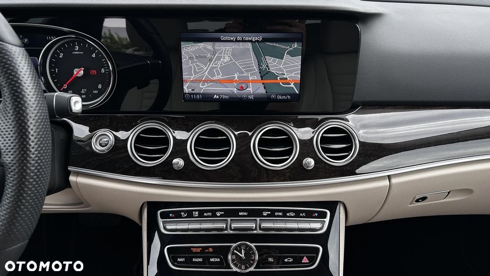 Mercedes-Benz Klasa E 220 d 4Matic 9G-TRONIC AMG Line - 18