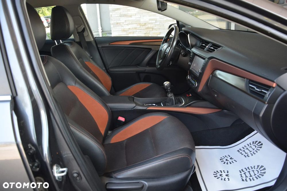 Toyota Avensis 2.0 D-4D Prestige - 13