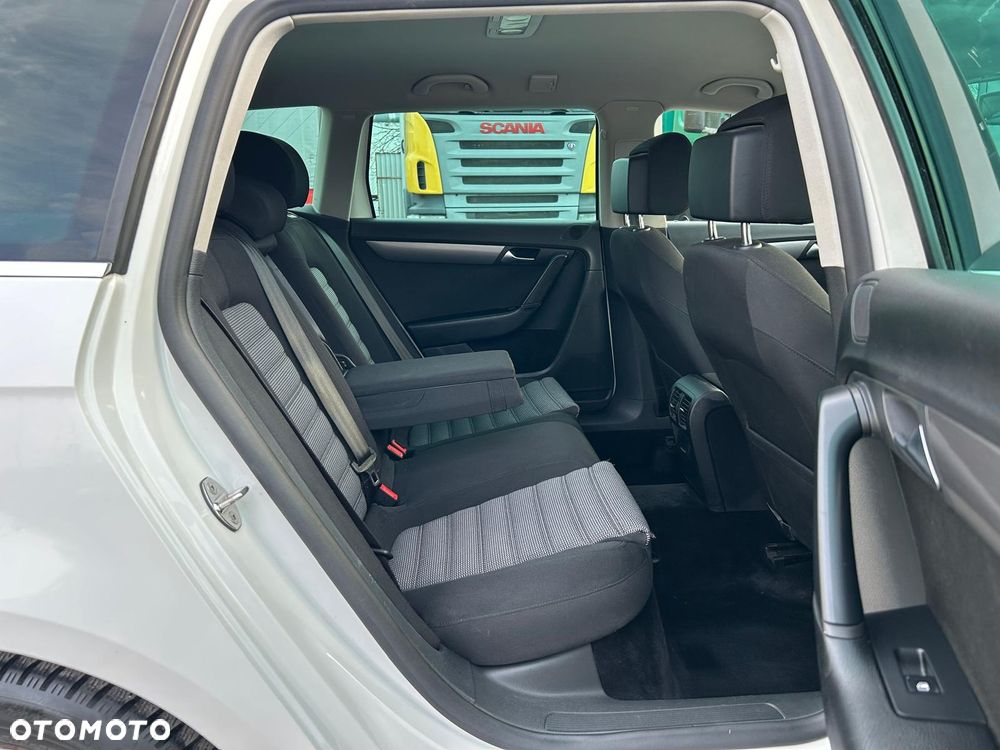 Volkswagen Passat 2.0 Blue TDI DSG SCR Comfortline - 20