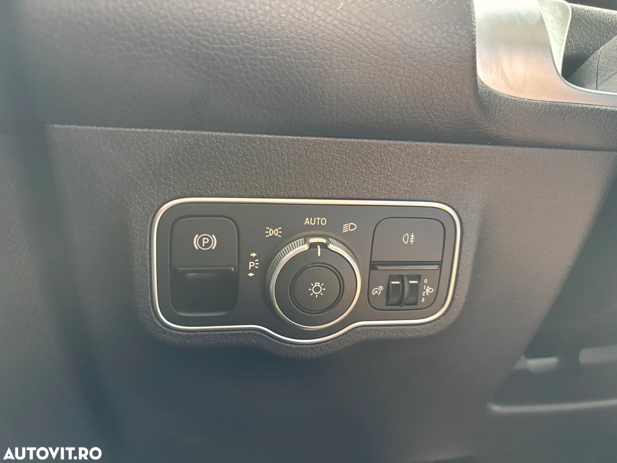Mercedes-Benz GLB 180 d 8G-DCT - 32