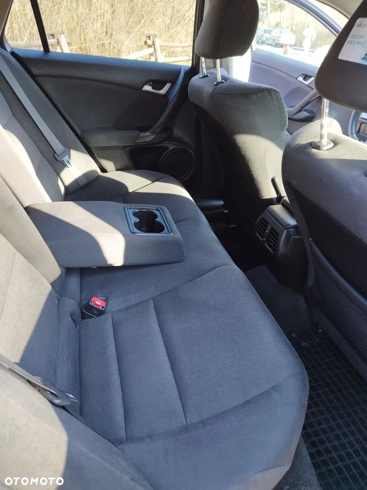 Honda Accord 2.0 Executive Nav - 27