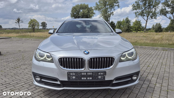 BMW Seria 5 525d xDrive Touring