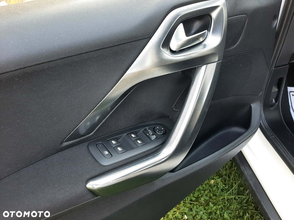 Peugeot 2008 PureTech 110 Stop&Start Allure - 14