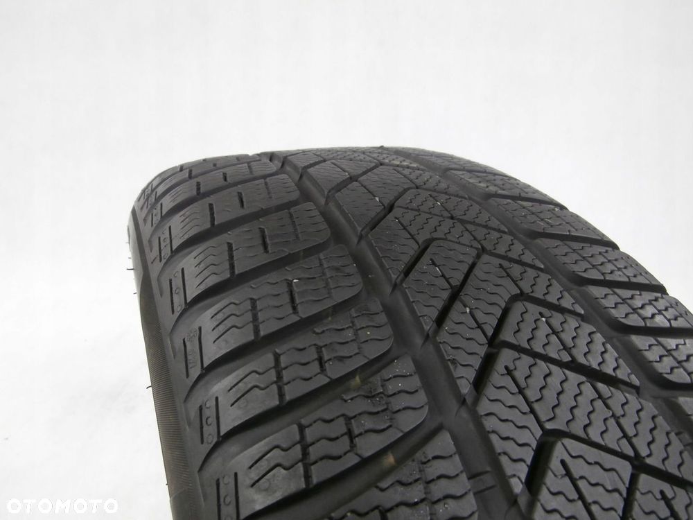 1x opona 245/45R18 PIRELLI SOTTOZERO 3 WINTER - 2