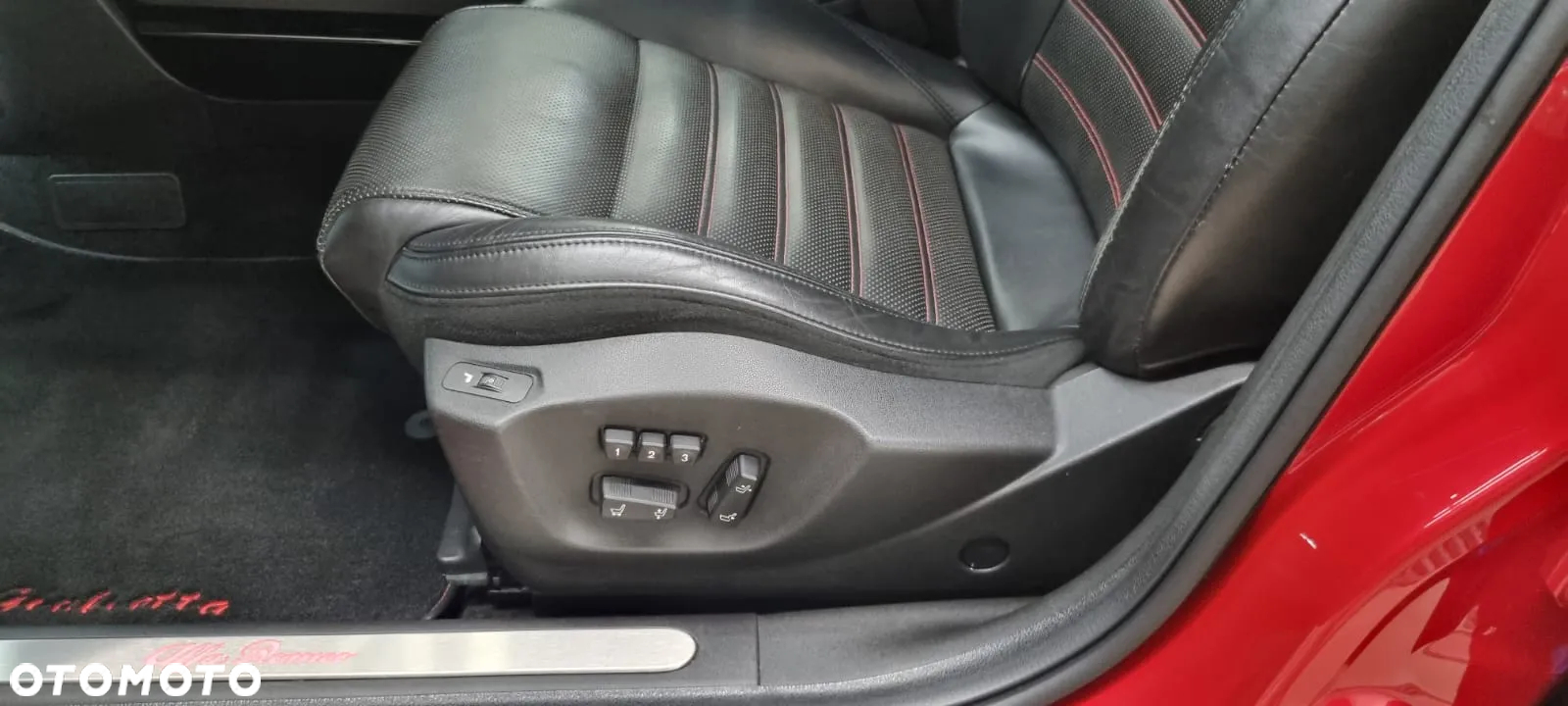 Alfa Romeo Giulietta 1750 TBi Quadrifoglio Verde - 13