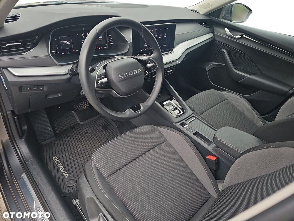 Skoda Octavia 1.5 TSI mHEV Selection DSG - 11