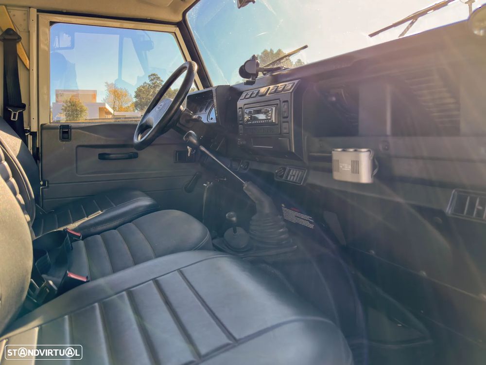 Land Rover Defender 90 2.5 Td5 S - 23