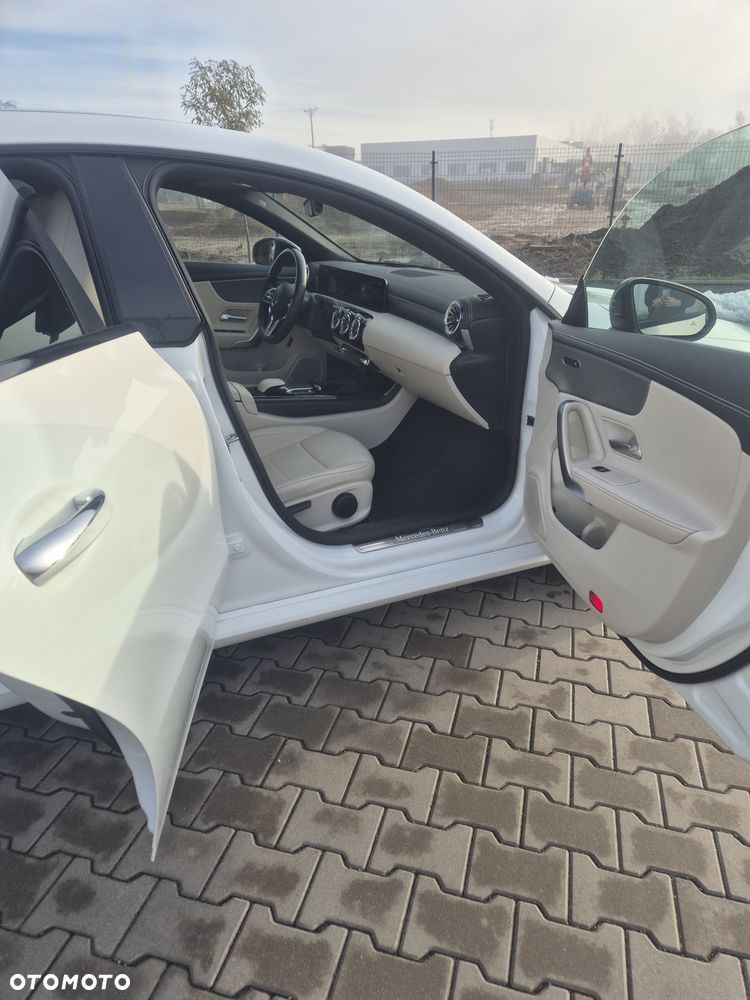 Mercedes-Benz CLA - 4