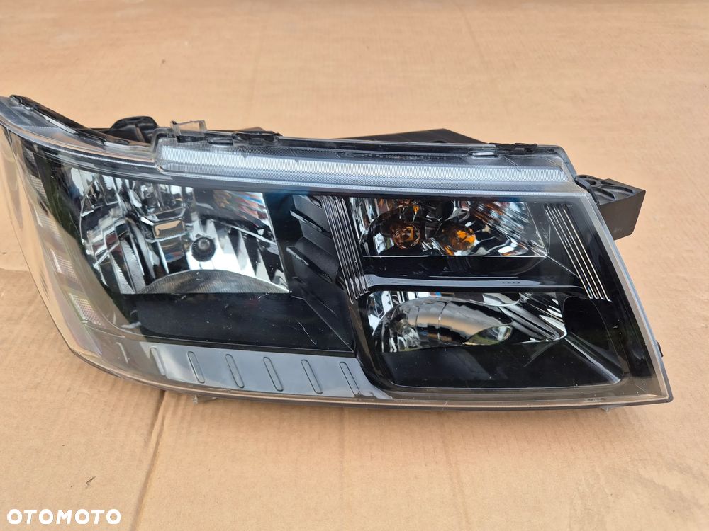 Fiat Freemont lampa prawa.Dodge Journey.BLACK Code - 4
