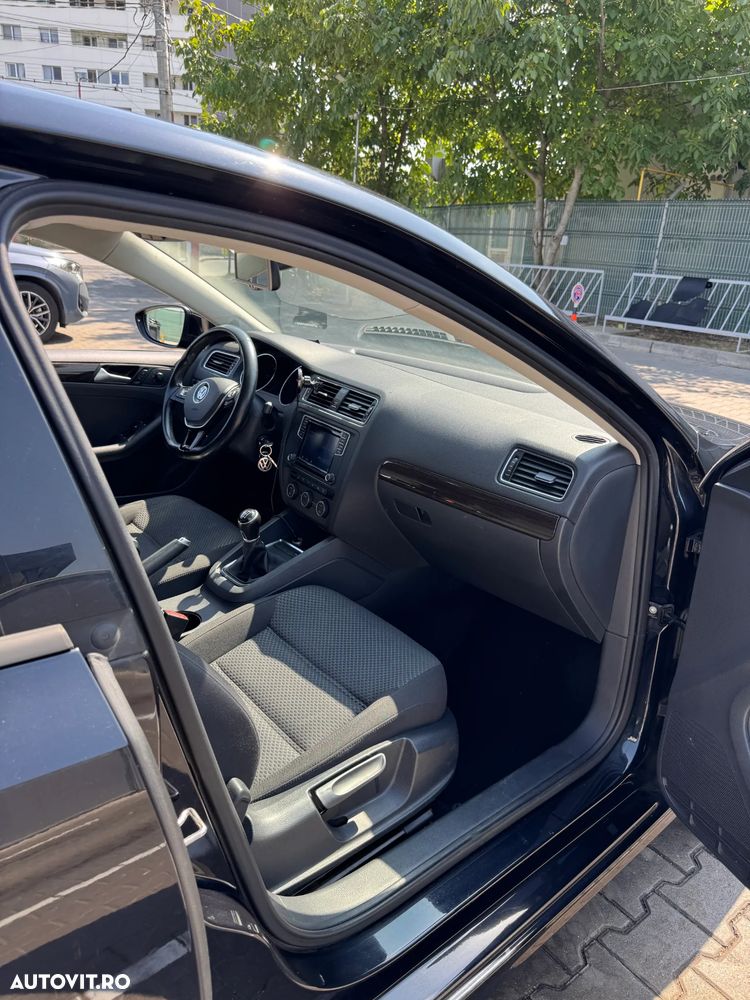 Volkswagen Jetta 2.0 TDI Comfortline - 22