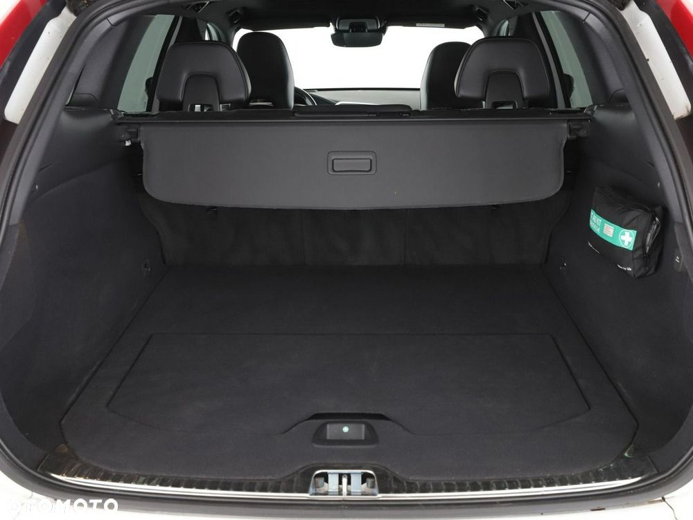 Volvo XC 60 D4 Momentum - 21