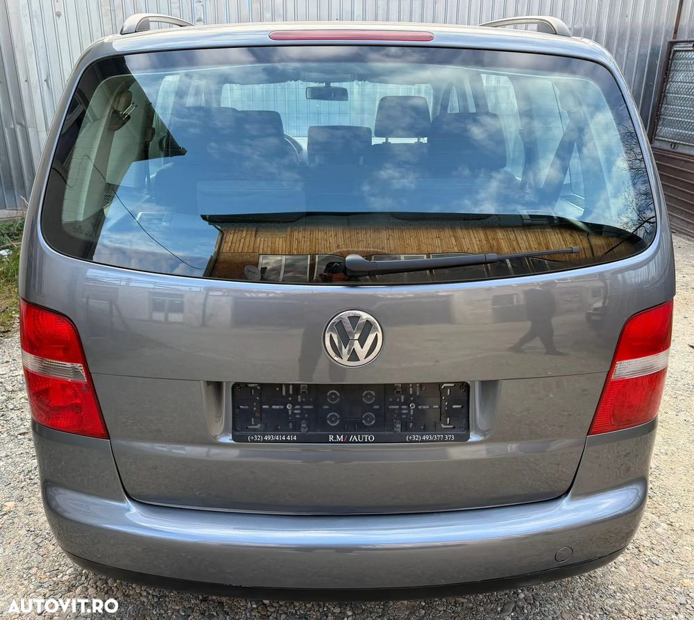 Volkswagen Touran - 8