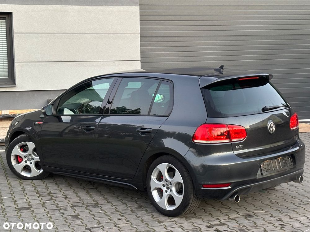 Volkswagen Golf 2.0 GTI - 8