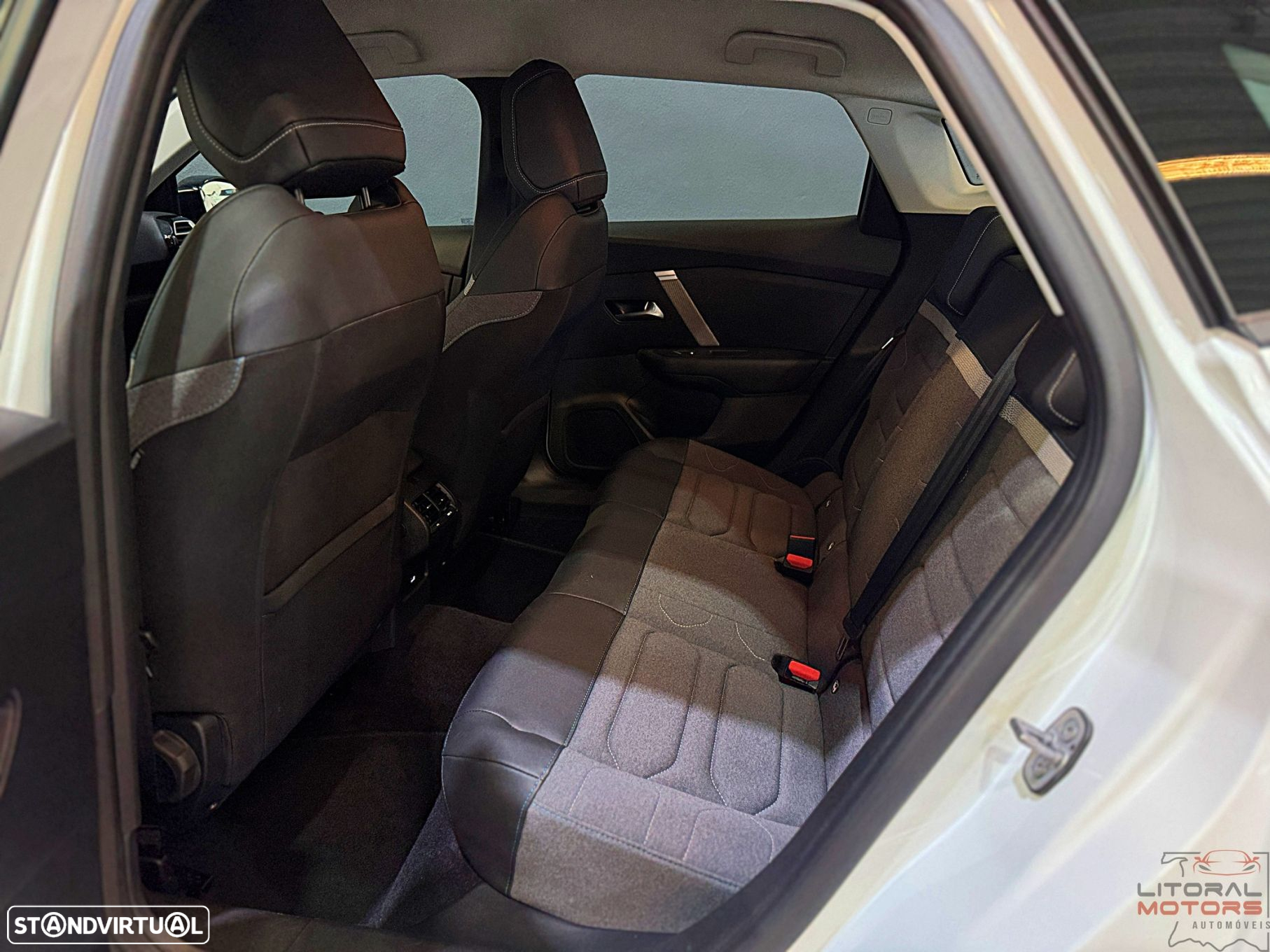 Citroën C4 X 1.2 PureTech Max EAT8 - 16