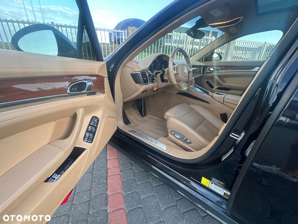 Porsche Panamera PDK Platinum Edition - 29
