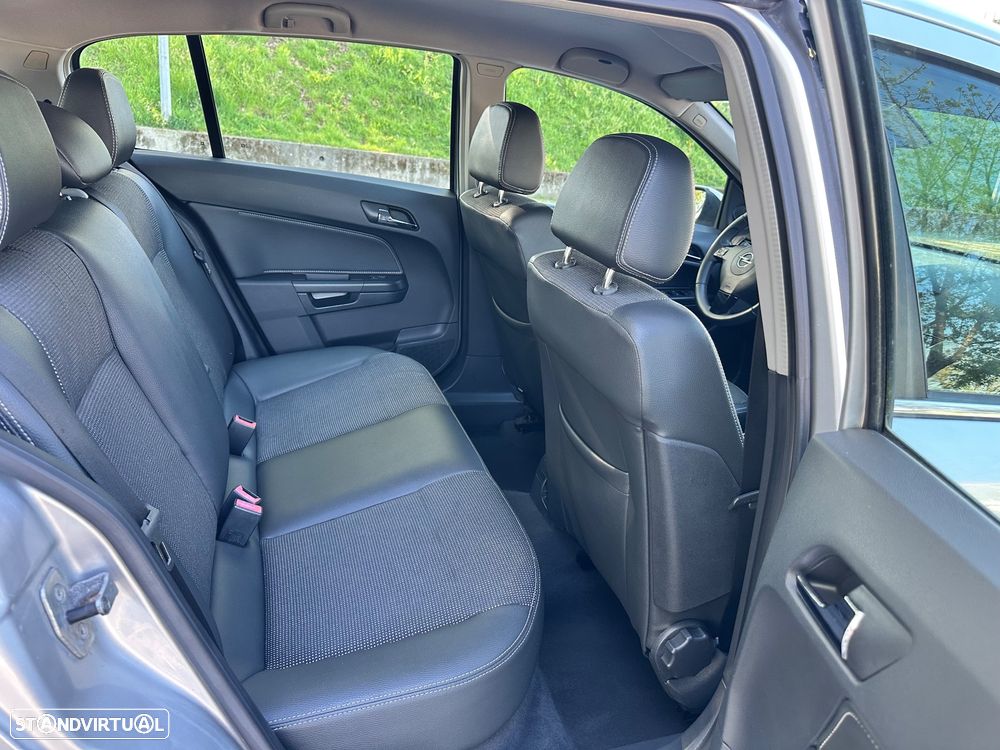 Opel Astra 1.7 CDTI Cosmo - 26