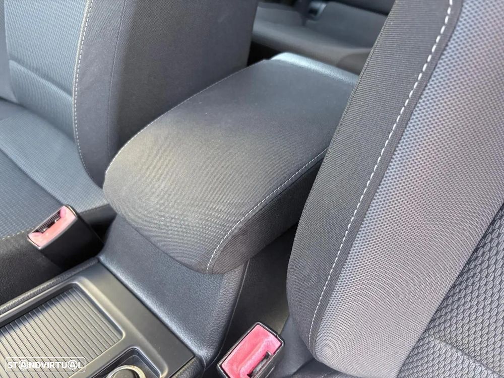 VW Golf 1.0 TSI Trendline - 31
