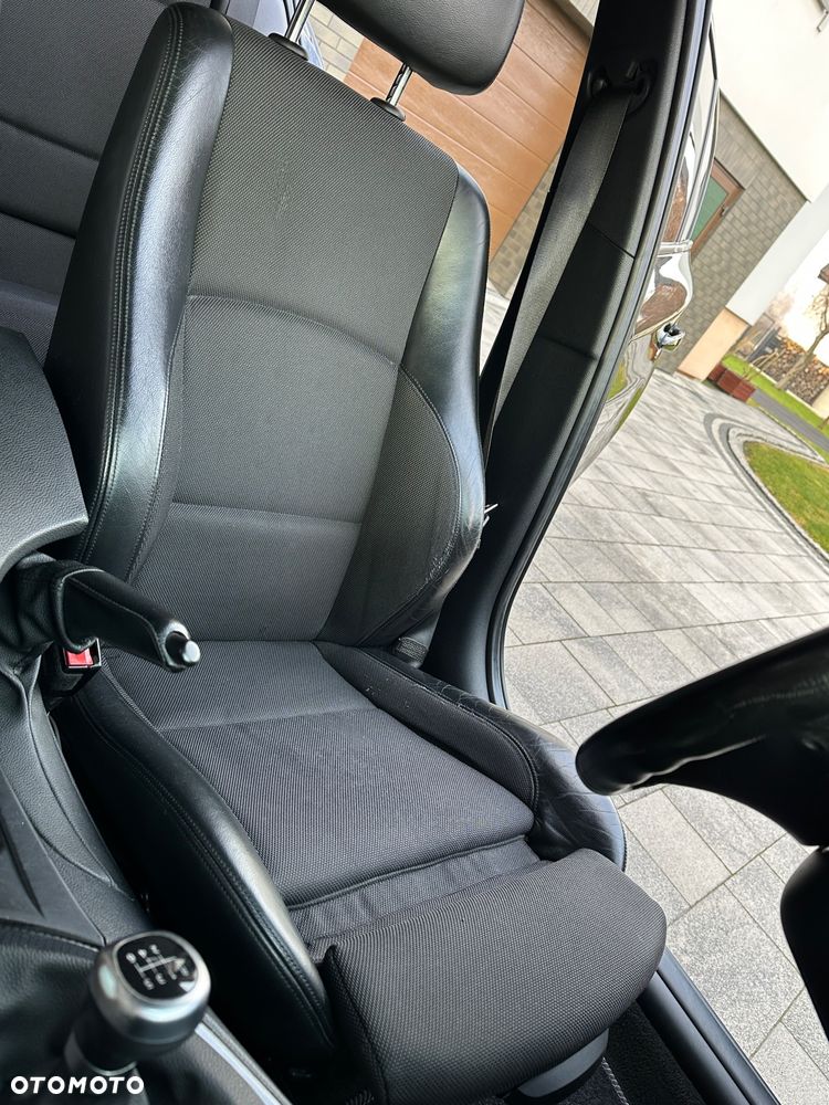 BMW Seria 1 118i - 15