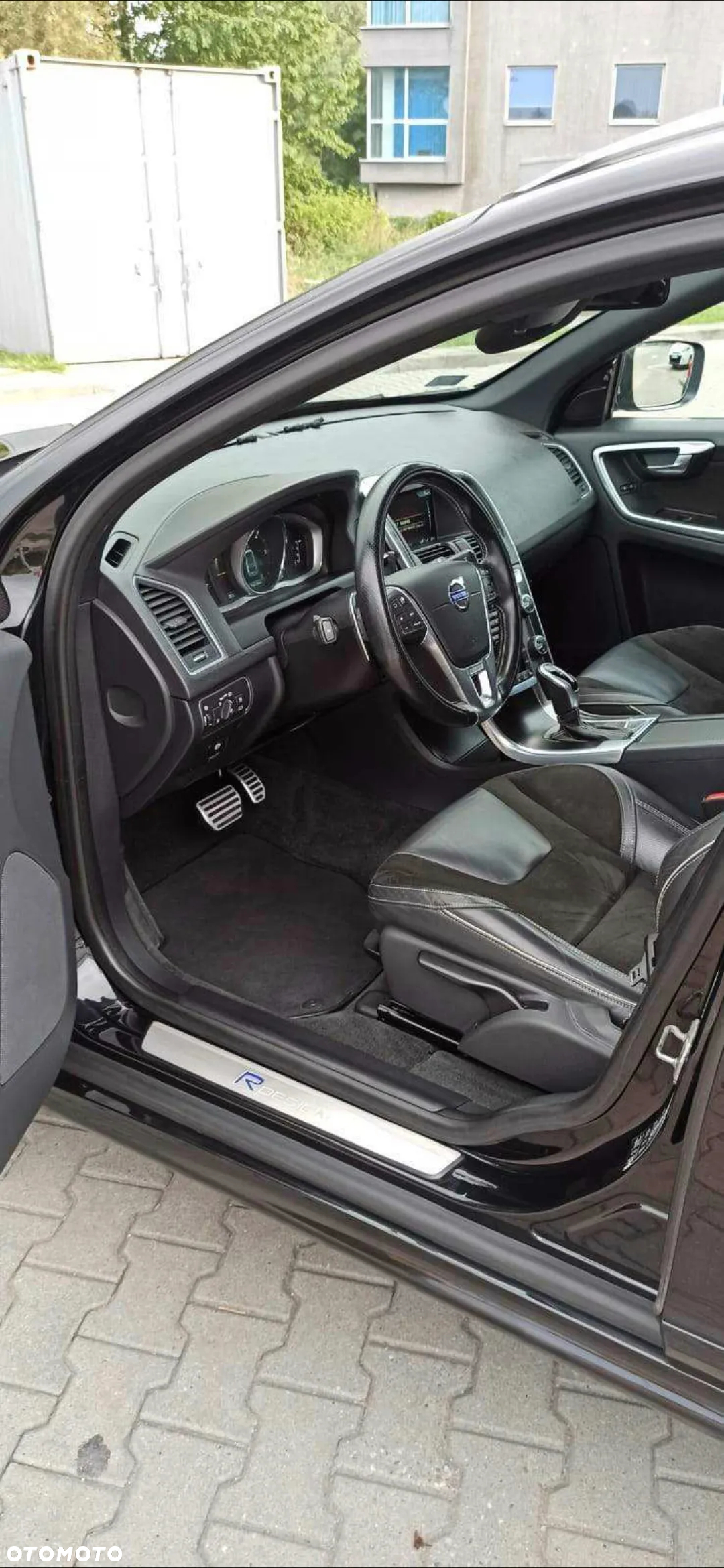Volvo XC 60 D4 Drive-E Momentum - 4