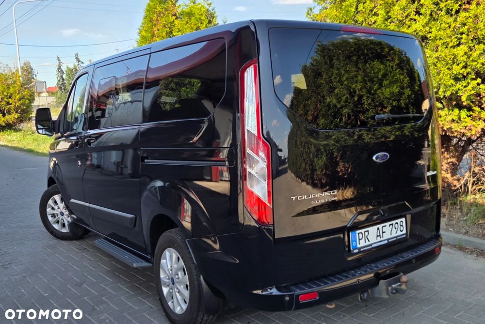 Ford Tourneo Custom 2.0 EcoBlue L1 Titanium - 11