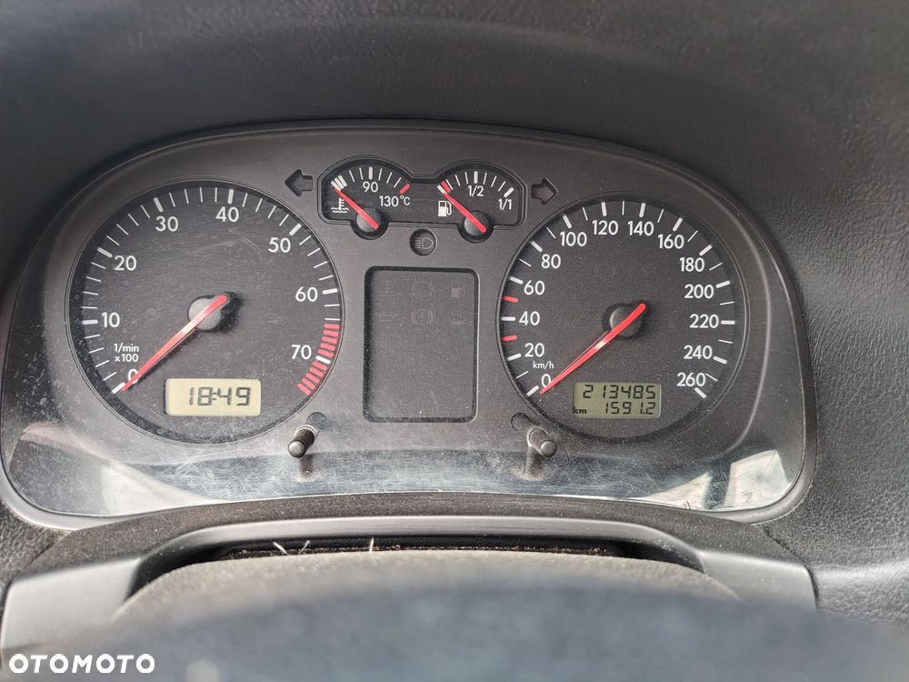 Volkswagen Golf 1.6 Comfortline - 3