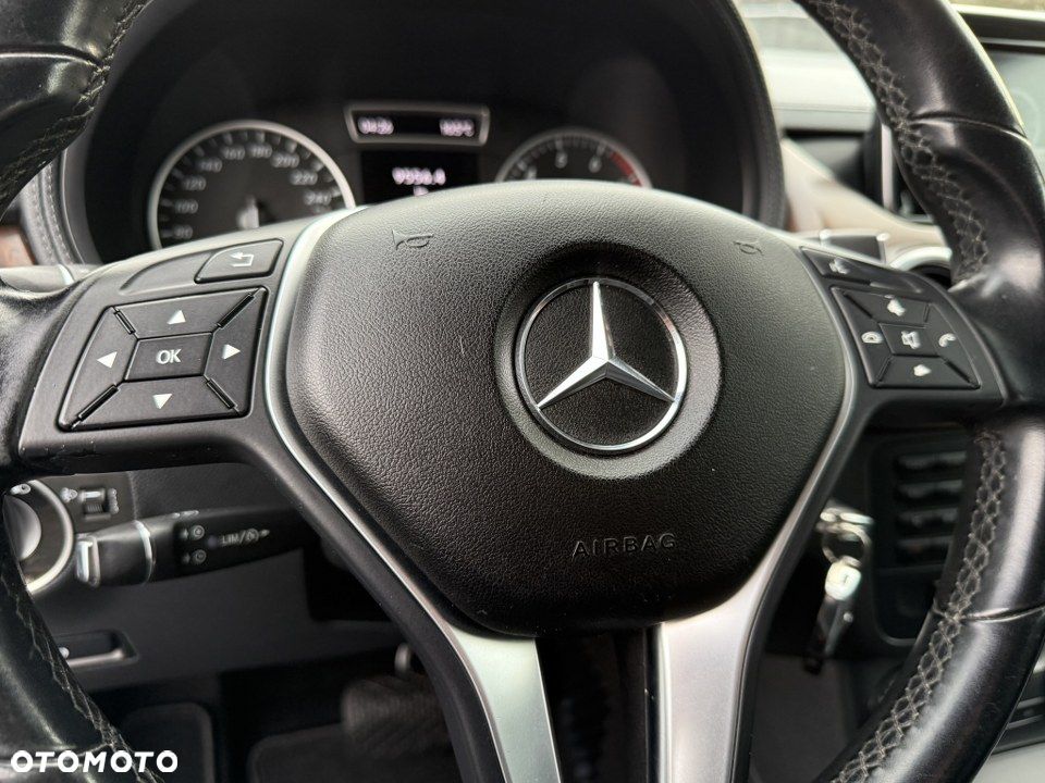 Mercedes-Benz Klasa B 180 (BlueEFFICIENCY) 7G-DCT - 23