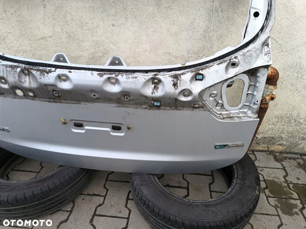 klapa bagażnika kia carens iv - 3