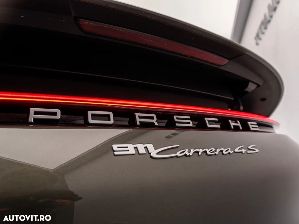 Porsche 911 Carrera 4S - 16