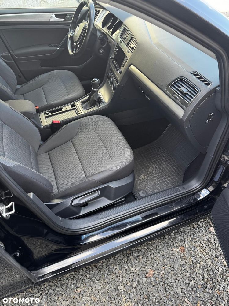 Volkswagen Golf 1.2 TSI BMT Comfortline - 19