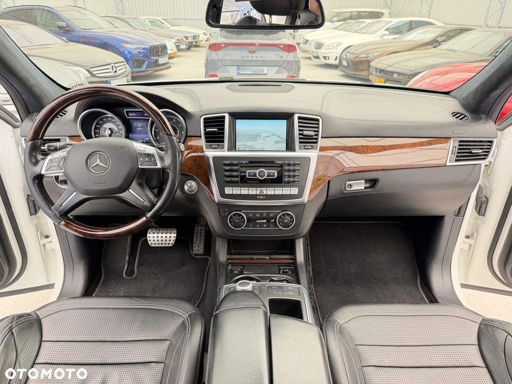Mercedes-Benz ML 63 AMG 4Matic AMG SPEEDSHIFT 7G-TRONIC - 6