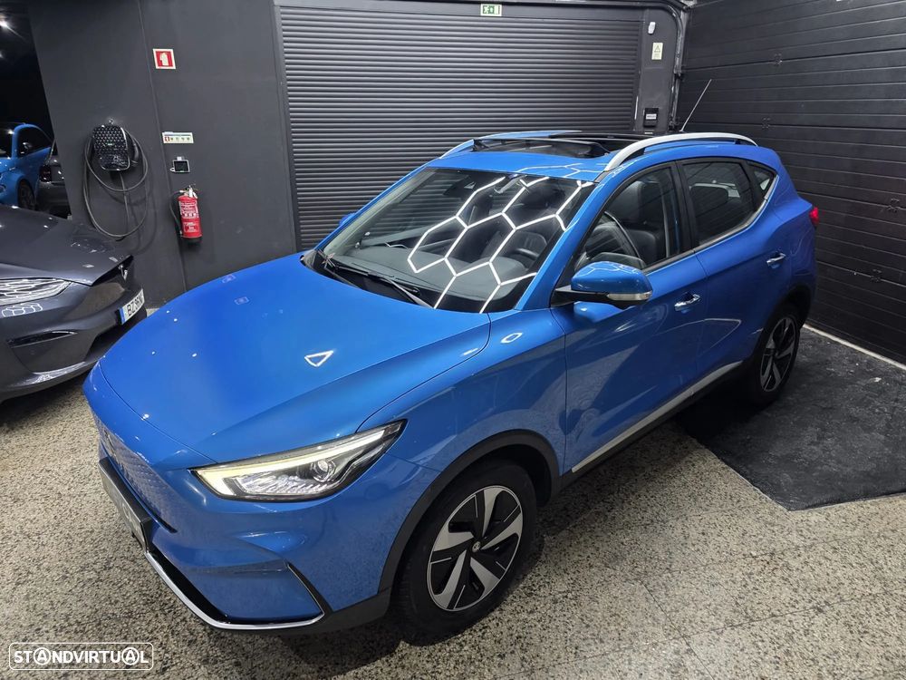 MG ZS EV 72.6 kWh Luxury OBC 11 kW - 10