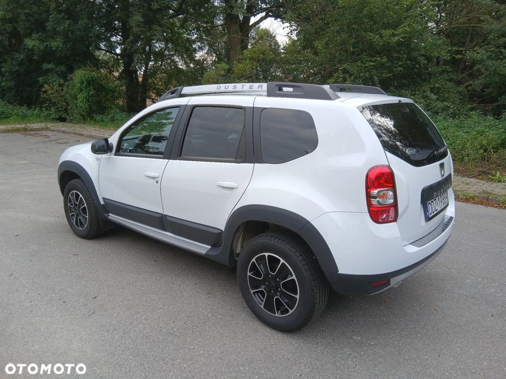 Dacia Duster 1.6 SCe Blackshadow S&S - 5