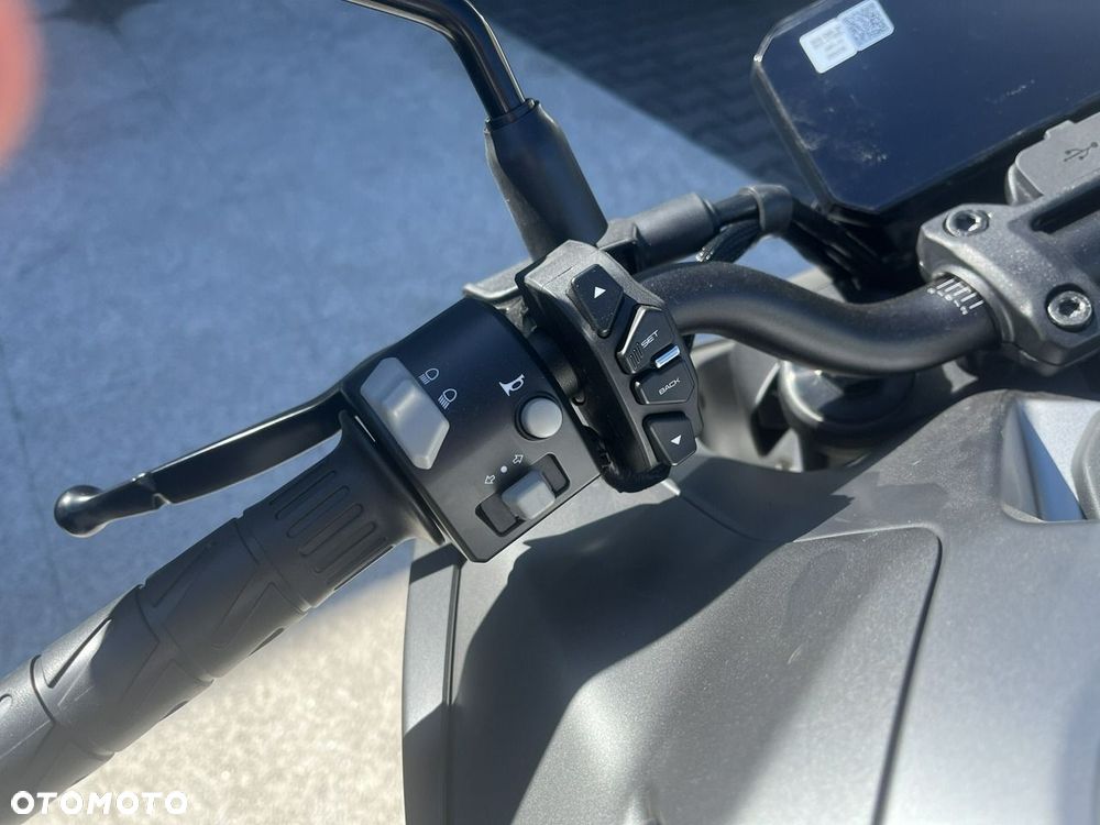 CFMoto NK - 7